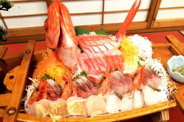 Kinmedai sashimi platter